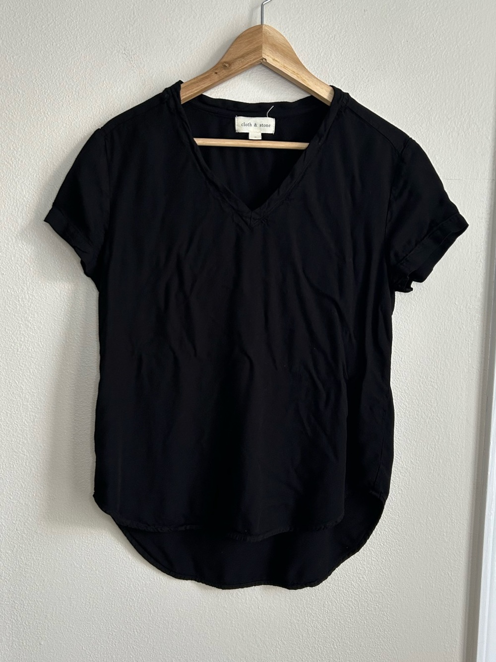 Anthropologie Cloth & Stone Black V-Neck High Low Hem Short Sleeve Top Size S